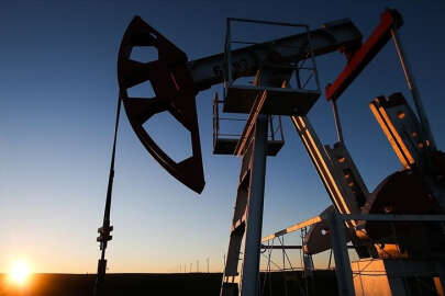 Brent petrolün varil fiyatı 83,67 dolar